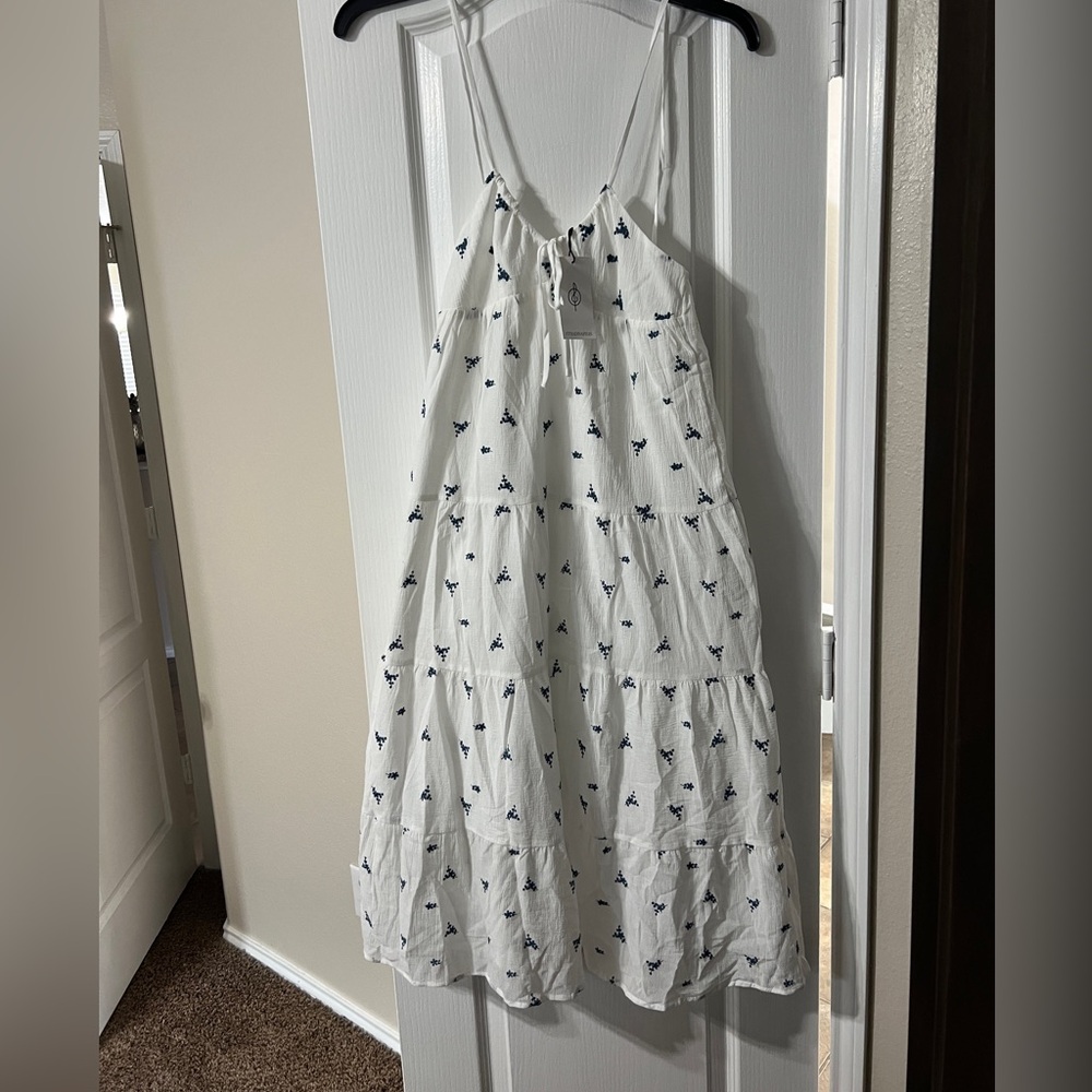 White and Blue  Dress - Picture 4 of 6
